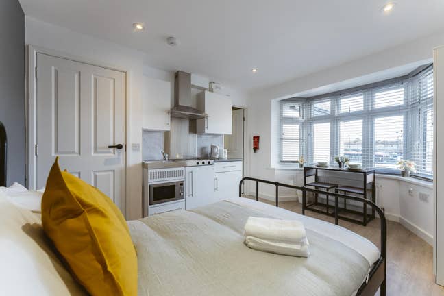 🌟 Modern Private Studio in Perivale – Zone 4 🌟		 Main Photo