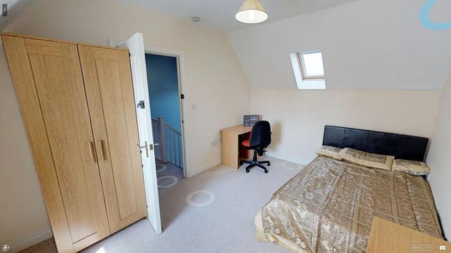 Double Room on Buckingham Park Main Photo