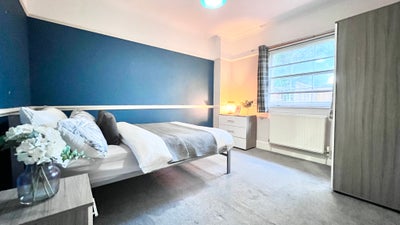 Double  |Town Centre | Deposit Free Option Main Photo