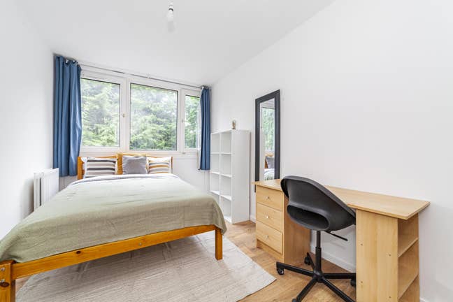 ⭐Fancy Double Bedroom Available!⭐ Main Photo