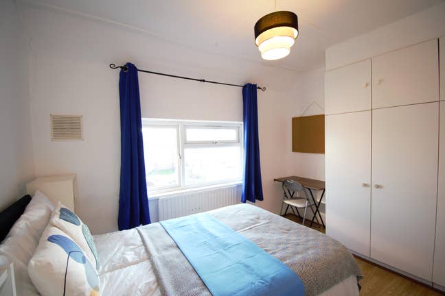 3 Double Rooms  - Cozy House / Central Line  Main Photo
