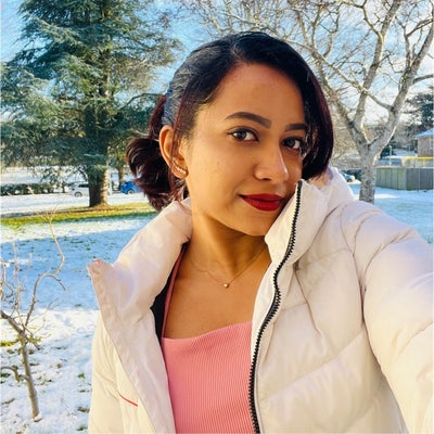 Professional Female seeks a single or double room Main Photo