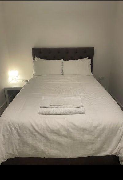 Lovely double room with own Bathroom and parking Main Photo