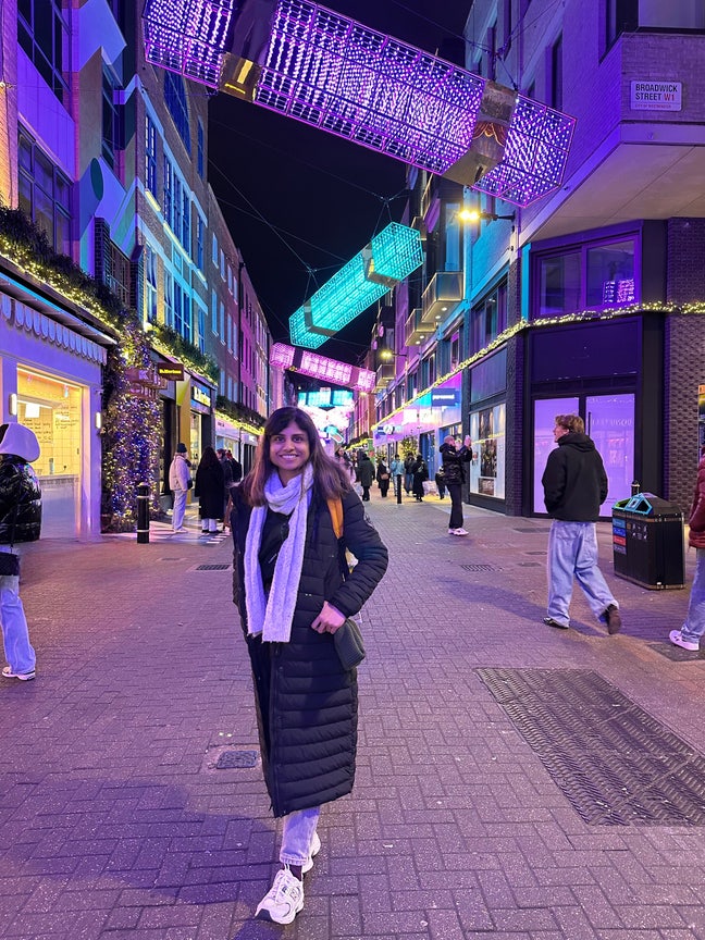 Female, 34, looking for room to rent  Main Photo