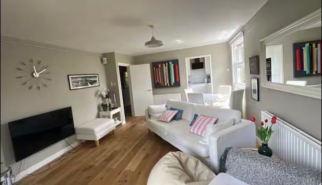 Large bright double room in Clifton Main Photo