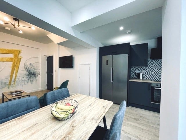 Spacious Double Room with Ensuite  *All Bills Inc* Main Photo