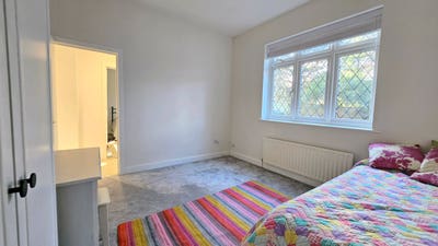 Spacious Room in peaceful Talbot Woods Main Photo