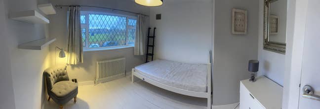 Bright Double Room – 7 mins to Hampton Court Main Photo