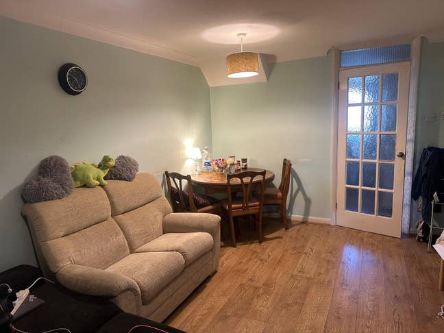 Double bed room available immediately  Main Photo