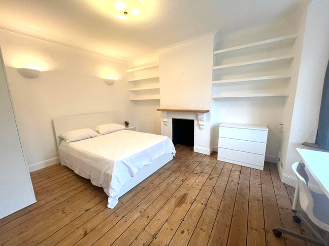 Massive Double Room  Main Photo