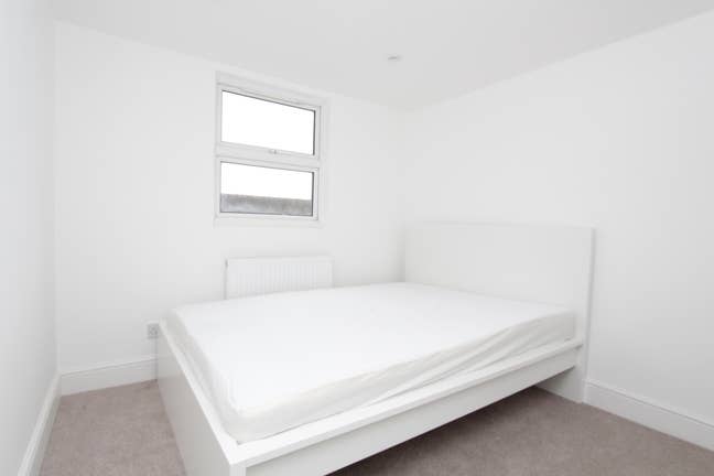 🌊 Riverside Living! Value Room in Imperial Wharf  Main Photo