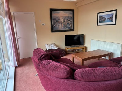 Two large rooms, ideal for friends Main Photo