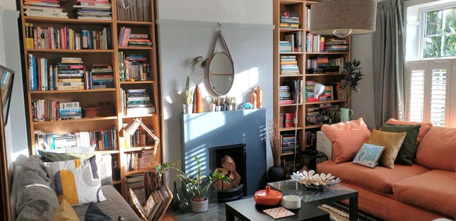 Bright en-suite loft in spacious shared house Main Photo