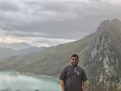 Professional looking for a room. Main Photo