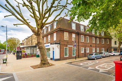 3 Bed Flat Ealing Broadway Main Photo