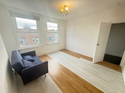 A first floor studio apartment situated off Green  Main Photo