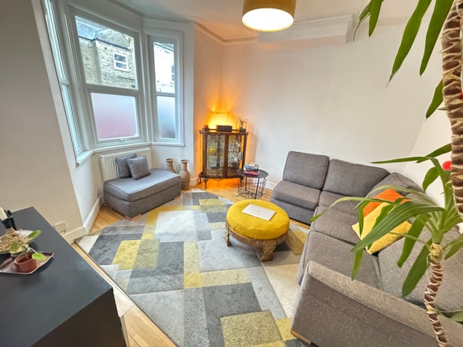 Lovely Double room in Leyton Main Photo