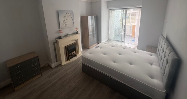 Brand New Double bed available Quinton|Oldbury Main Photo