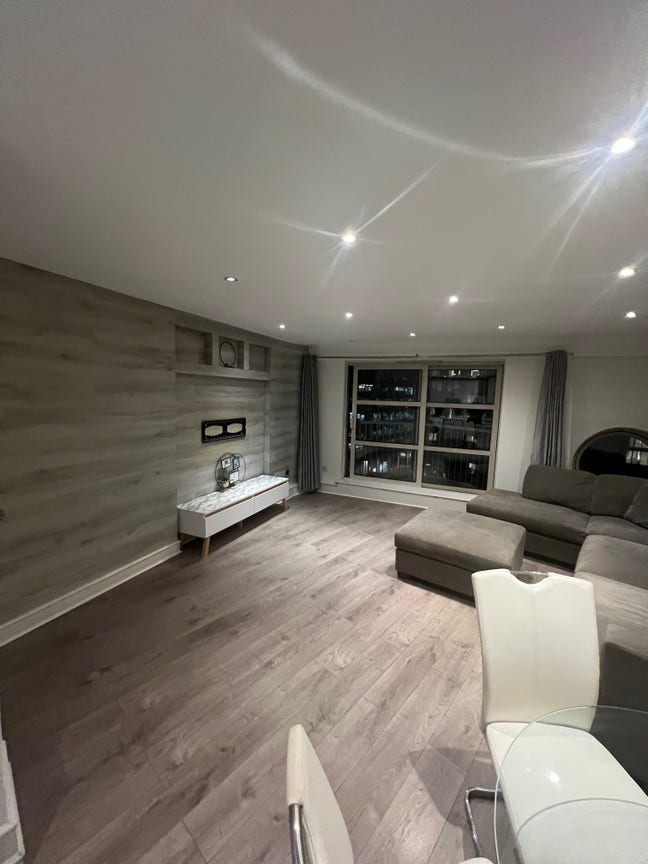 Beautiful 2 Bed Cascades Tower Main Photo