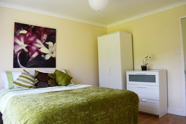  Large double  room  near  town/train  SL6 2TH Main Photo