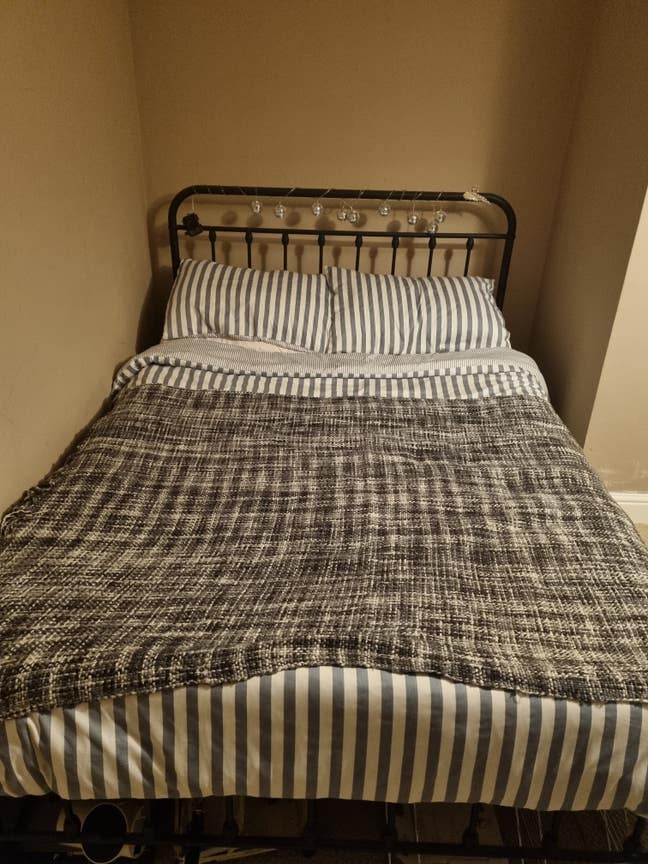 1 double bedroom to rent in 2 bed house Main Photo