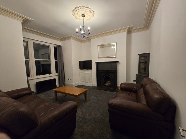4 double bed large terrace house in Meanwood. Main Photo