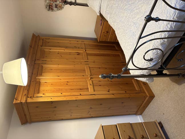 Lovely large double bedroom Main Photo