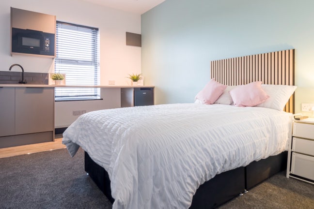 Luxurious & Spacious Double en-suite rooms  Main Photo