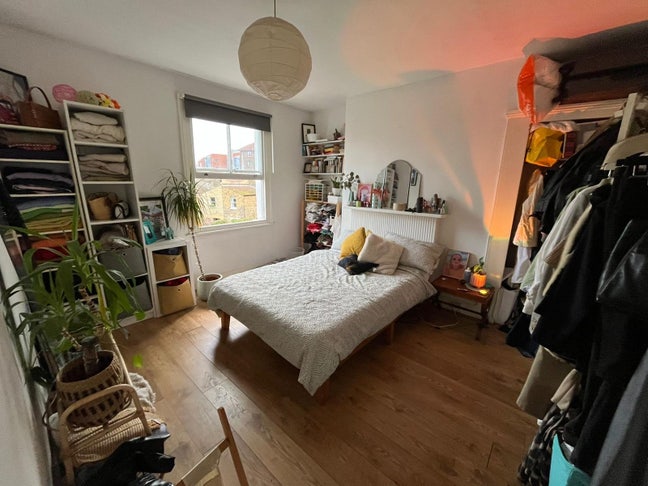 Room available in amazing Clapton house! Main Photo