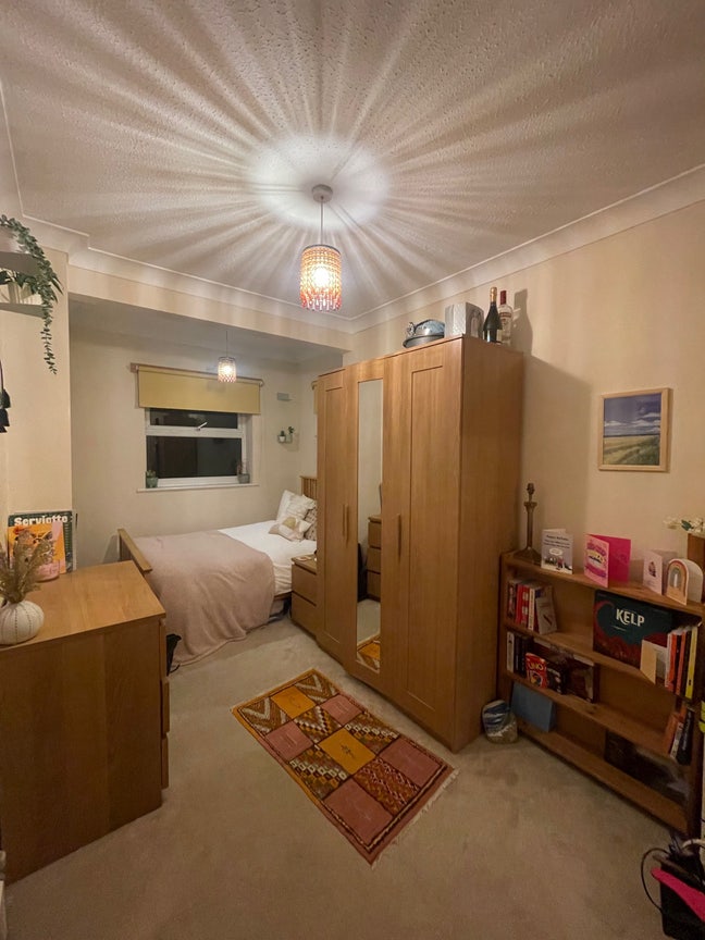 Double room for rent in a lovely house share  Main Photo