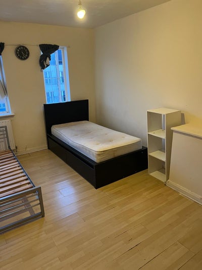Room for rent in Walton on Thames  Main Photo
