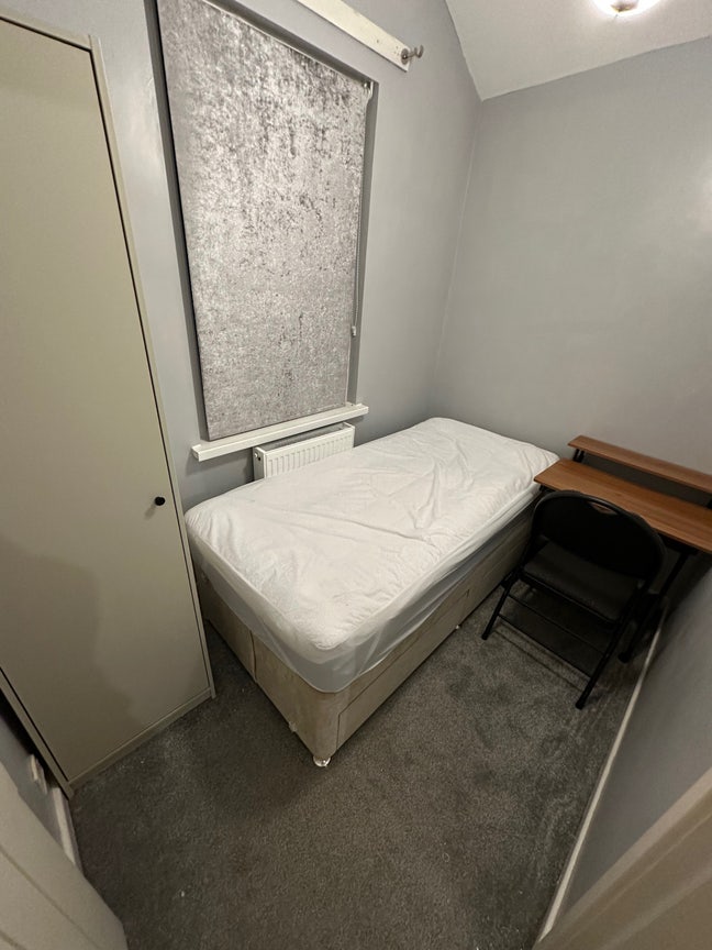 Single Bed Clayton Manchester Bills Inc Main Photo