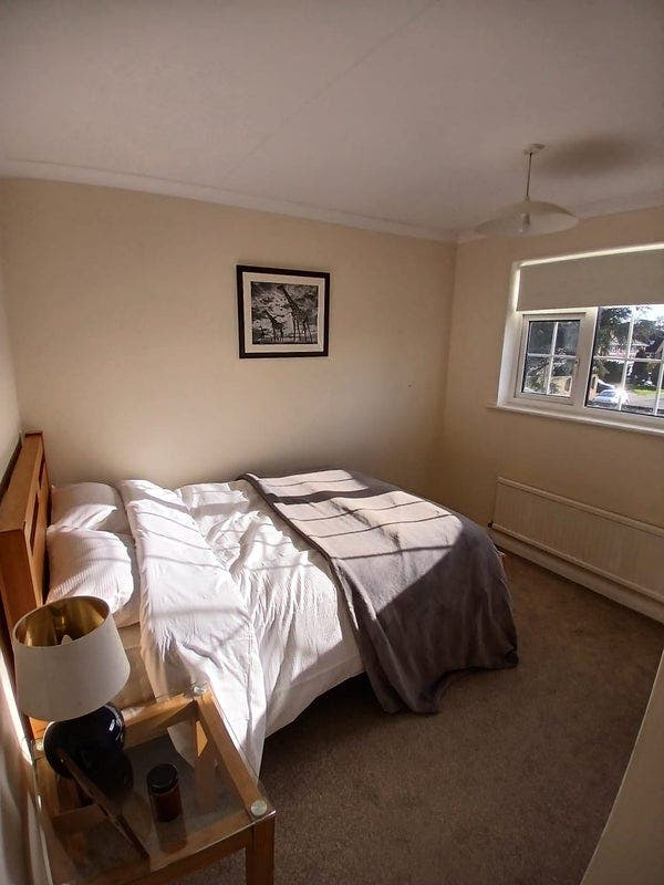 Spacious Double with Great Transport Links Main Photo