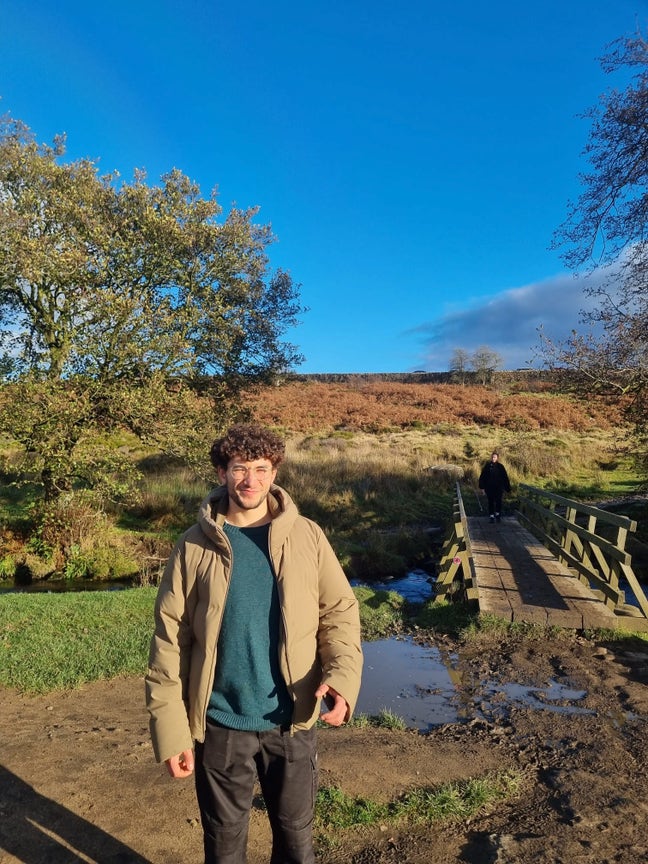 Looking for a room Main Photo