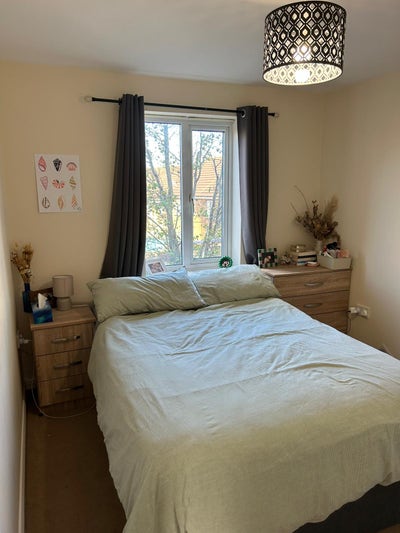 Double room available in 4 bed female house Main Photo