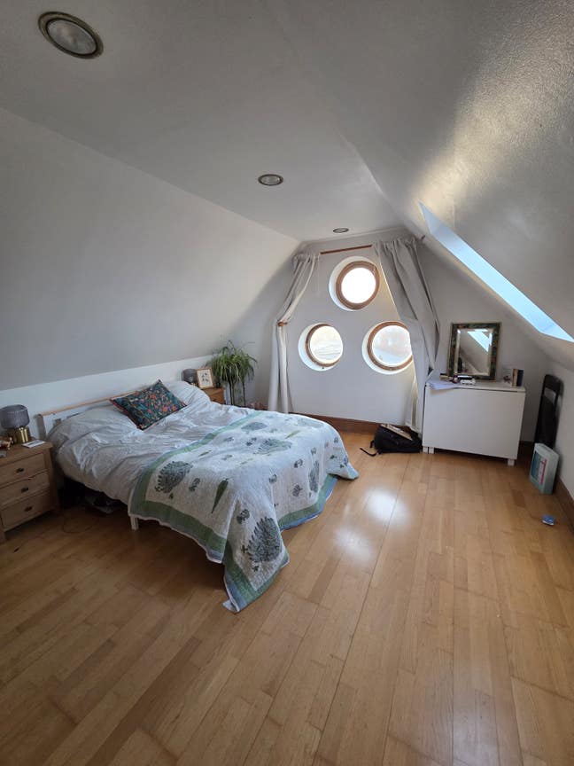 Room to rent in the middle of town Main Photo