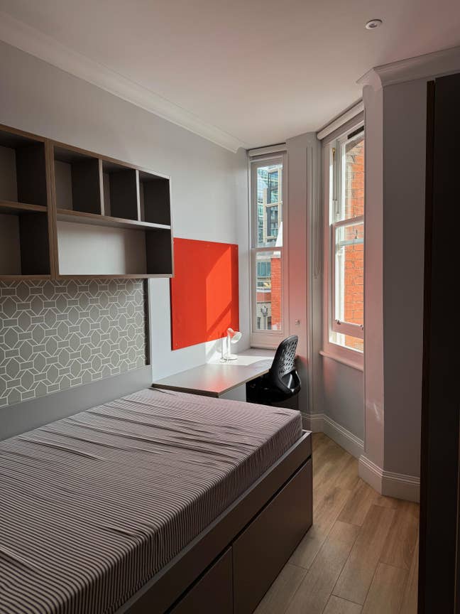 Modern Student Room in Central London Main Photo