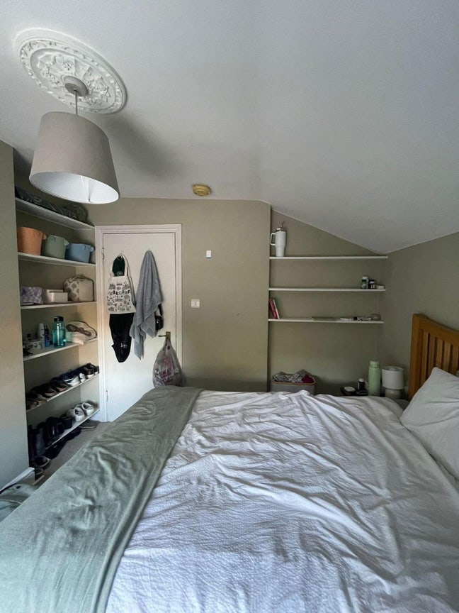 Come join our amazing Ravenscourt Park flat!  Main Photo