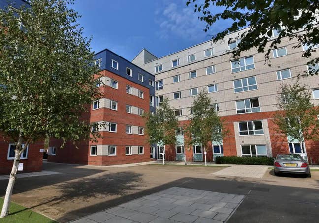 Ensuite Room with Cathedral View – &pound;112/week Main Photo