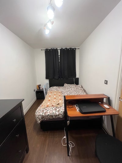 Bright Double Room in Modern Flat Main Photo