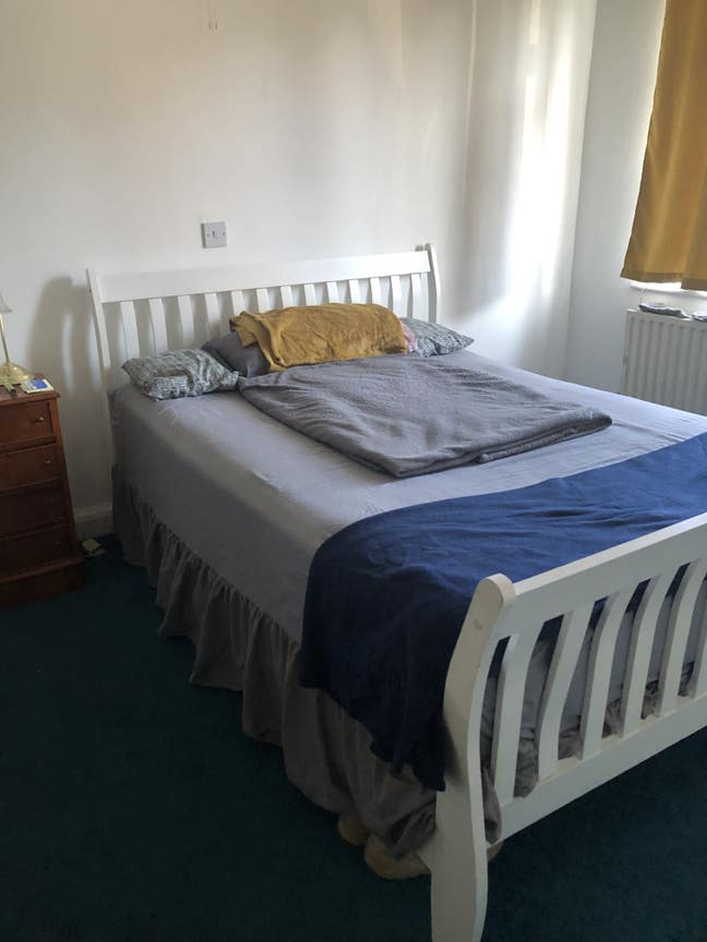 Bedroom with  own Bathroom & own Kitchen  Main Photo