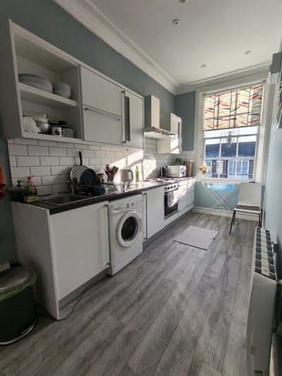 Newly refurb 1 bed flat, 10 min walk from hospital Main Photo