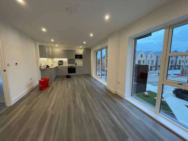 Ensuite Double Bed in quiet flat Main Photo