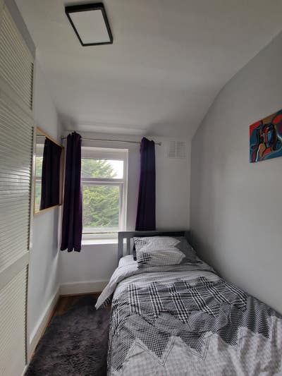 Cosy small room for female  - short term Main Photo