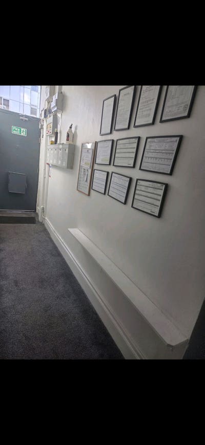 Clean furnished room Main Photo