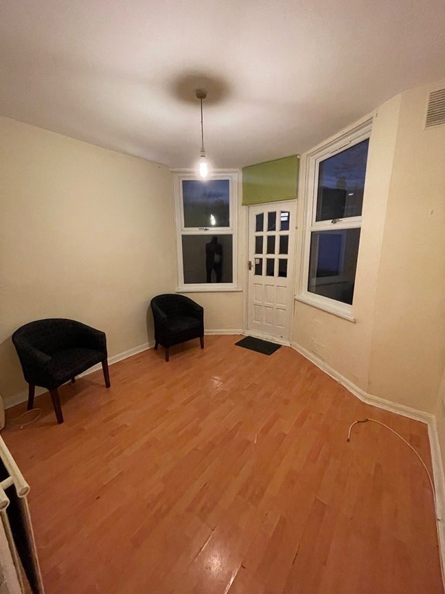 Single Room for Female  Main Photo