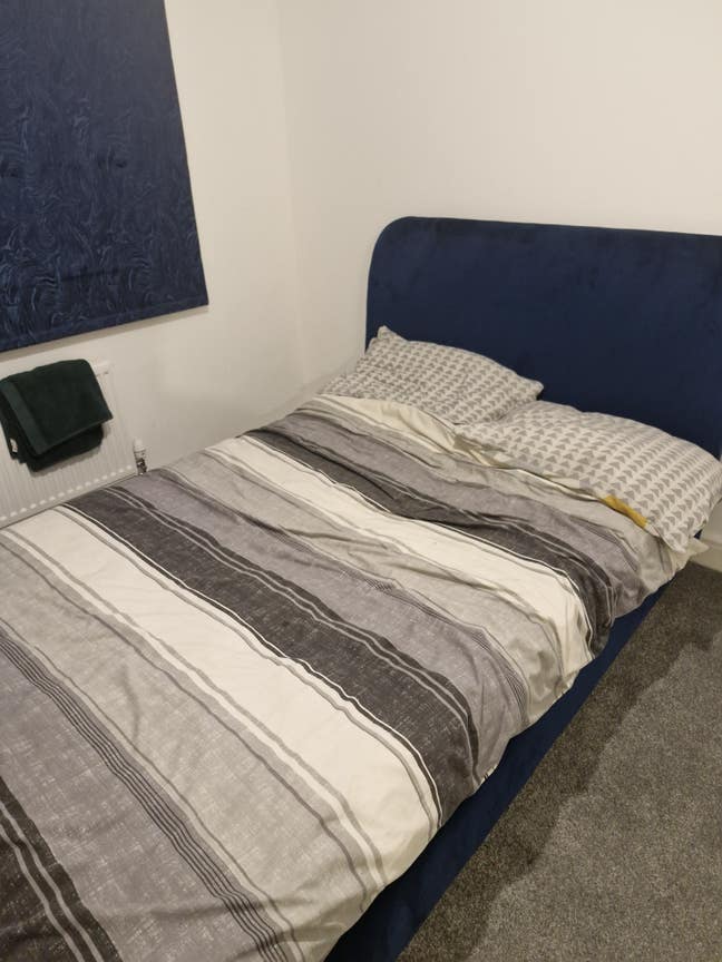A double room  to rent out in family  home.  Main Photo