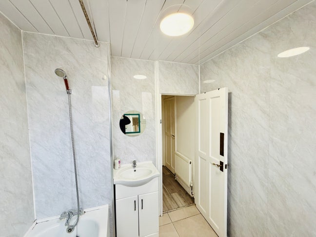 🏠4 Bedrooms shared flat in poplar Langdon park E14 Main Photo