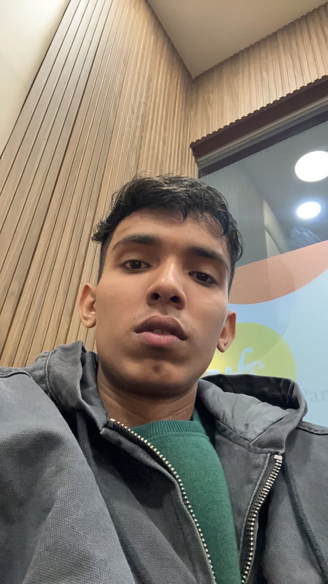 Hey, I am looking for a single or double room... Main Photo