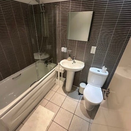 Looking for lease takeover urgent Main Photo